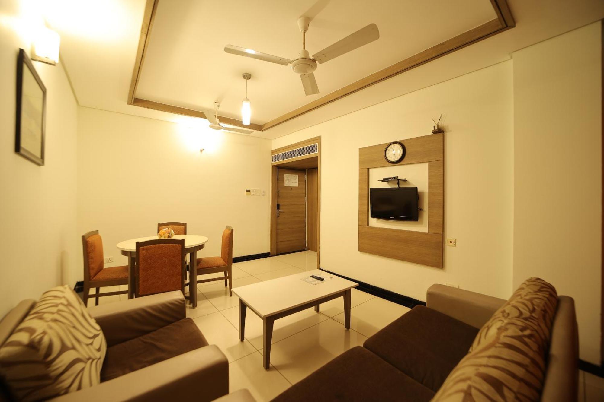 Clinton Park Inn Velankanni Exterior photo
