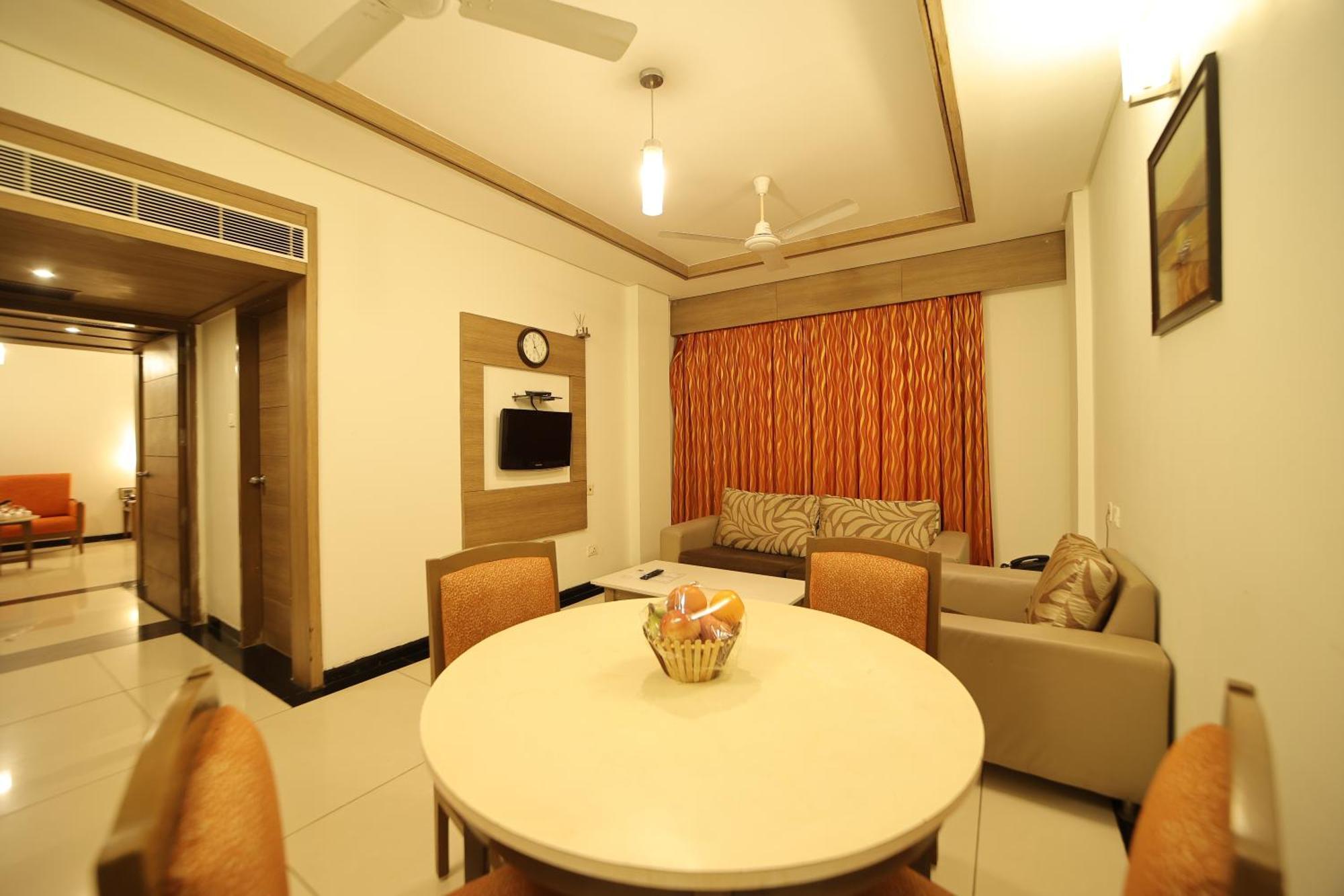 Clinton Park Inn Velankanni Exterior photo