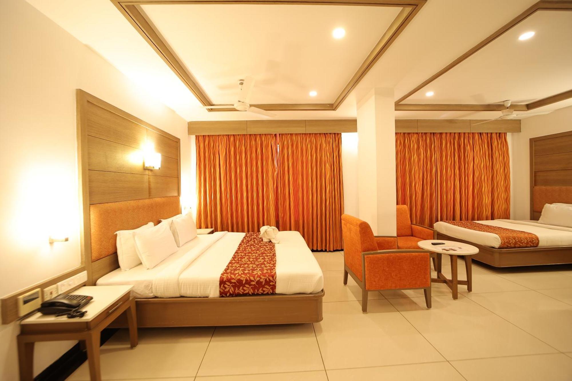 Clinton Park Inn Velankanni Exterior photo