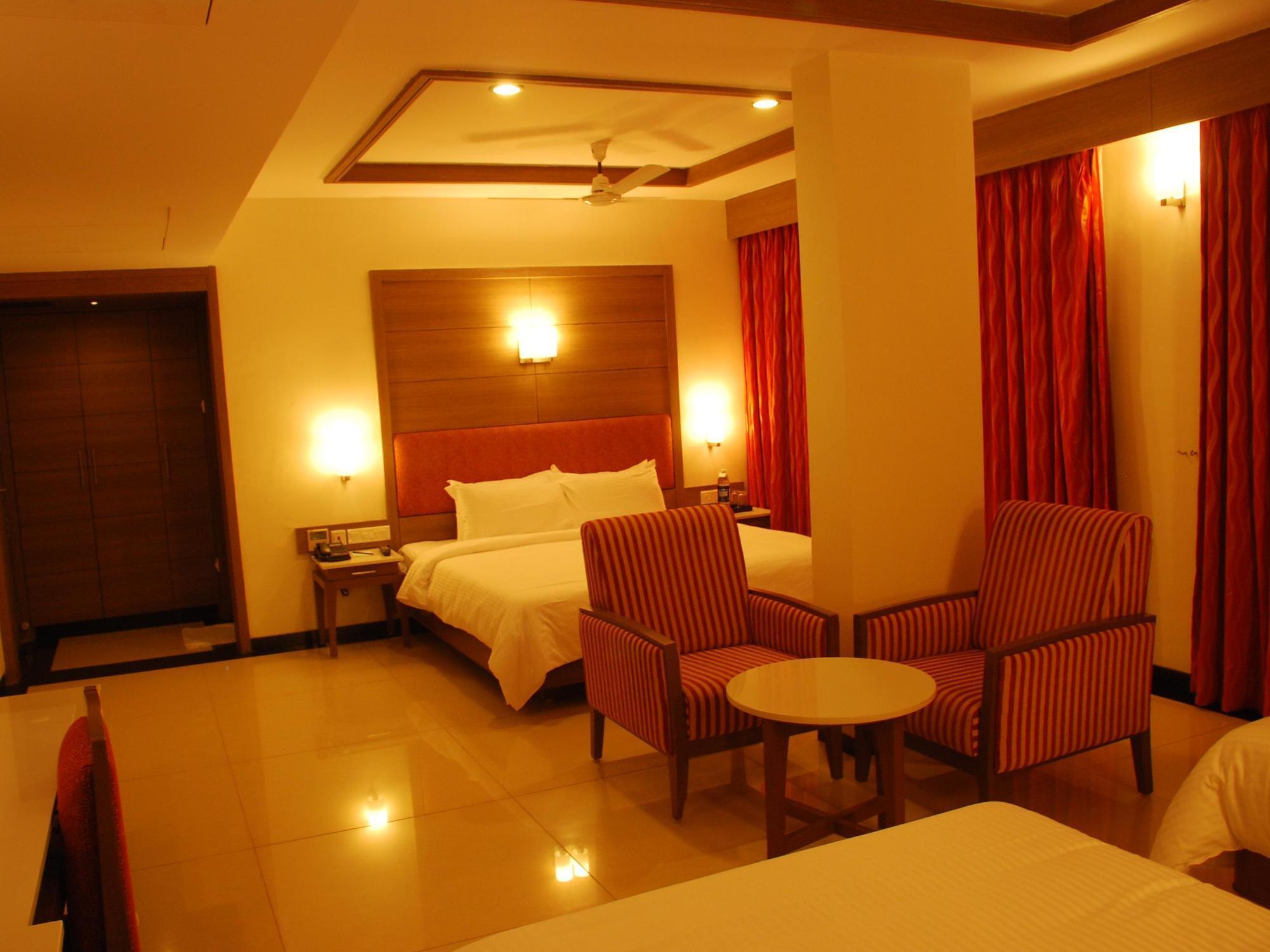 Clinton Park Inn Velankanni Exterior photo