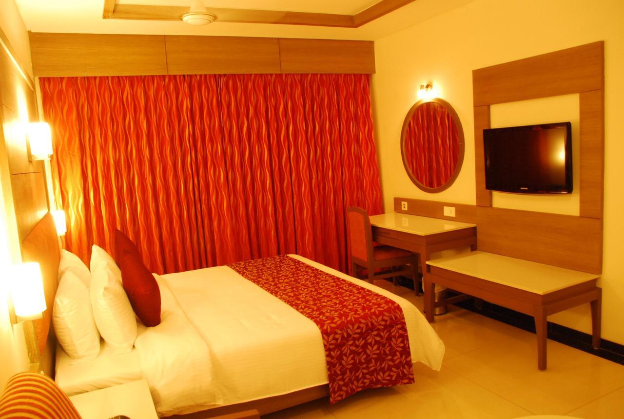 Clinton Park Inn Velankanni Exterior photo