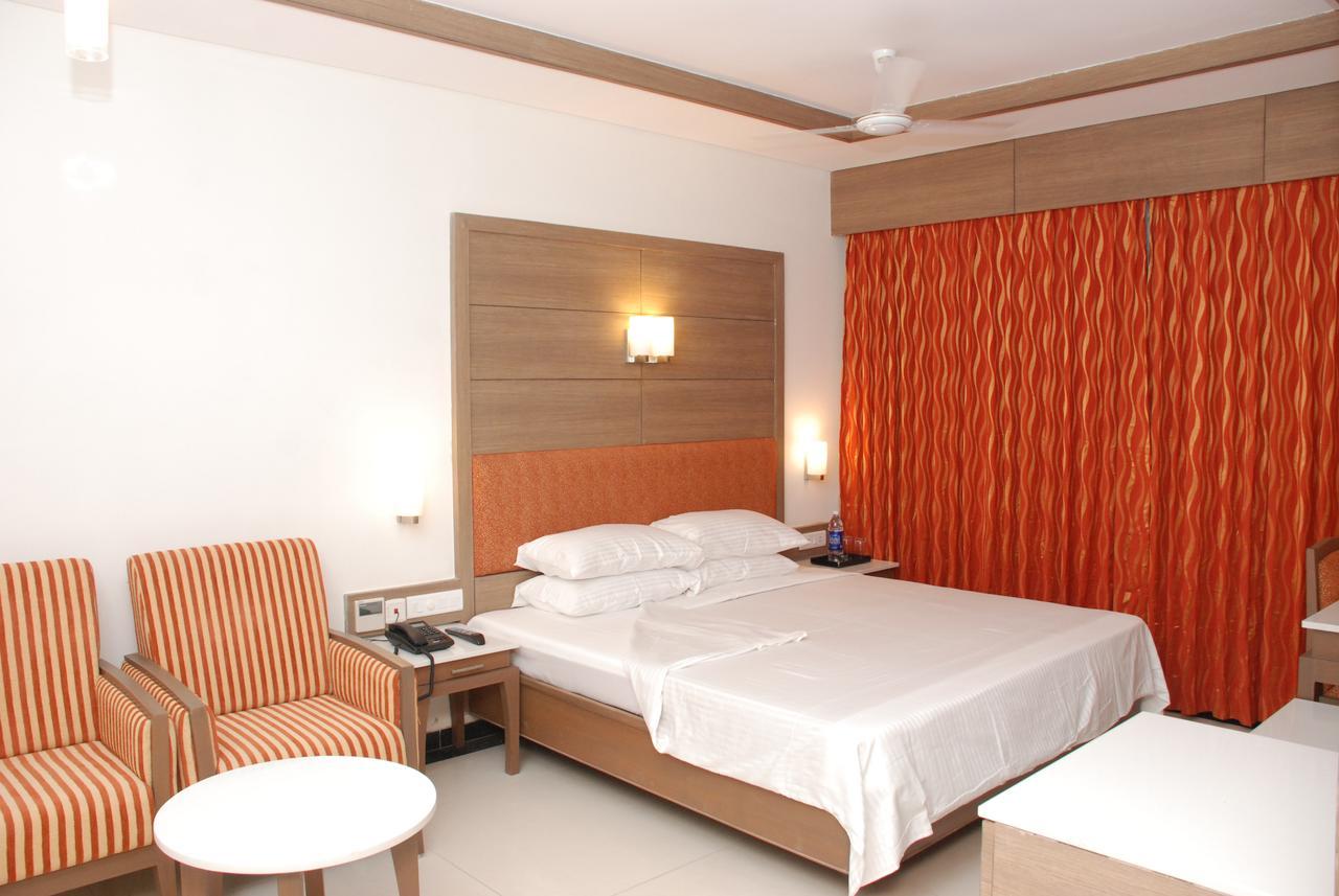 Clinton Park Inn Velankanni Exterior photo